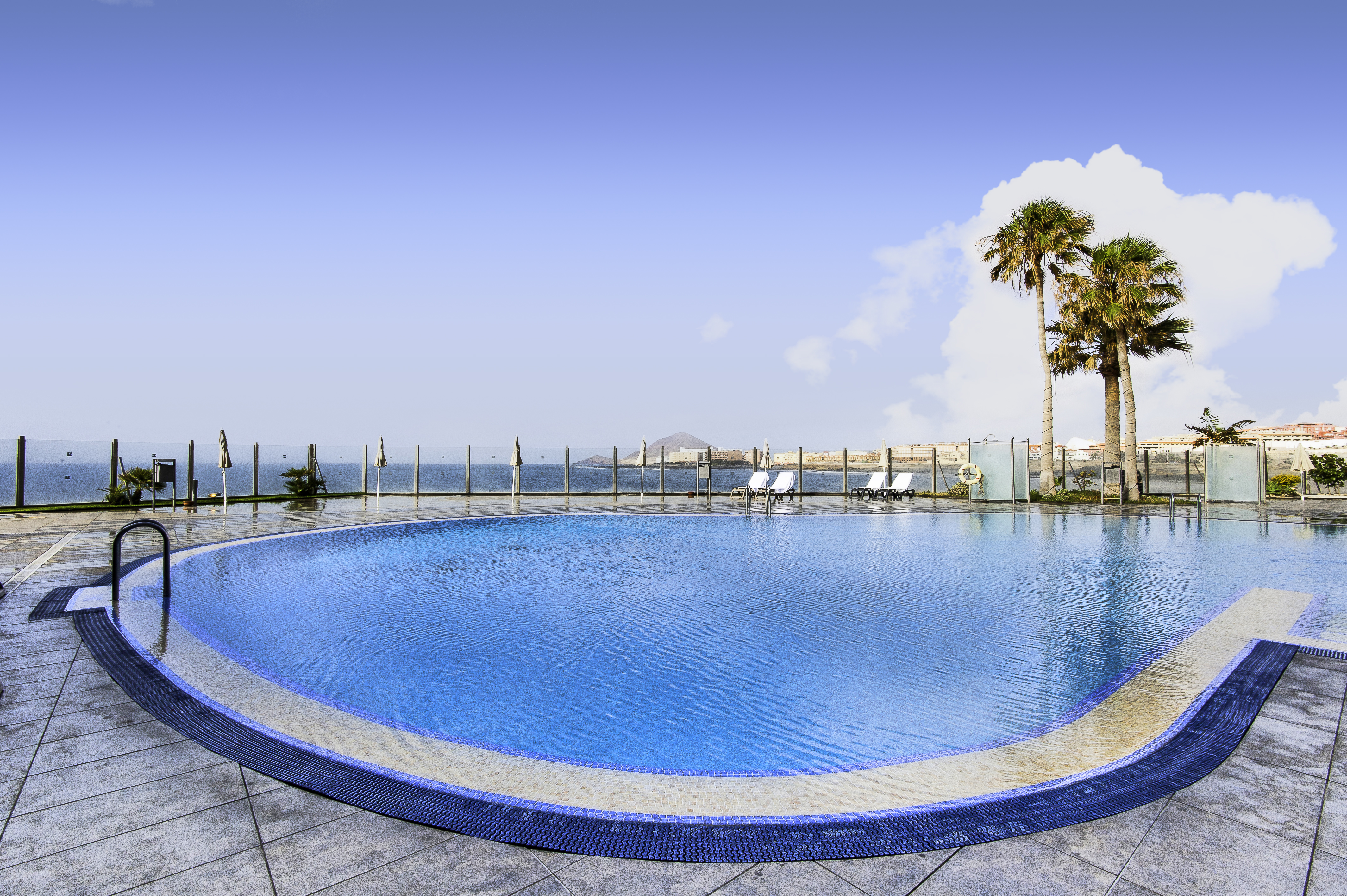 Arenas Del Mar Hotel - El Medano Hotels in Tenerife ...